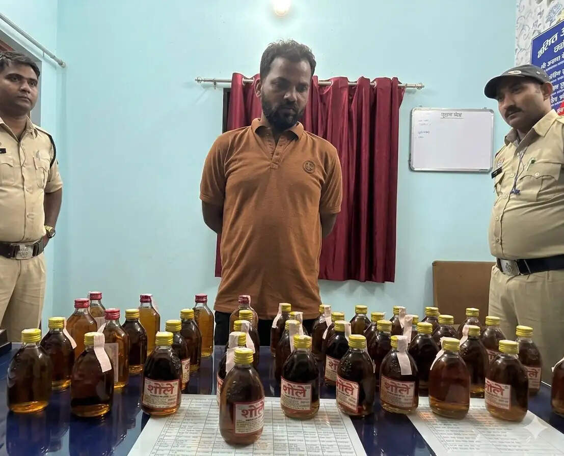 अवैध शराब बिक्री के खिलाफ कार्रवाई, 40 पाव शराब के साथ आरोपित गिरफ्तार