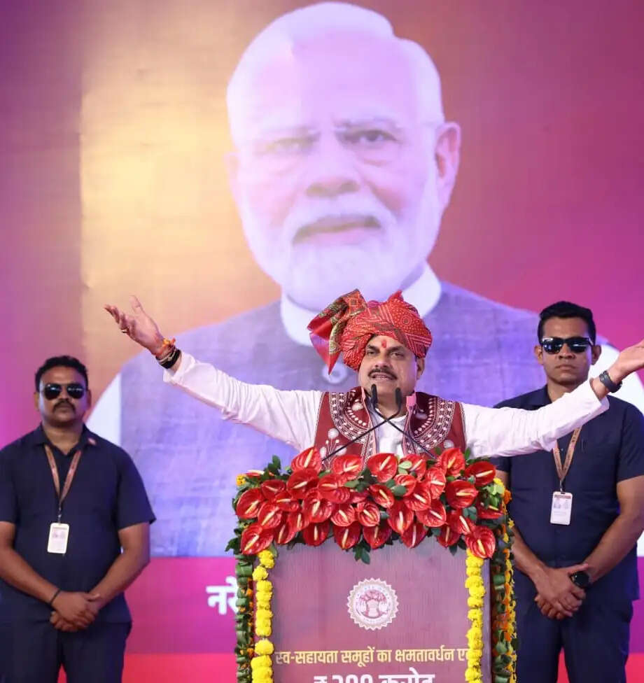 झाबुआ: प्रदेश सरकार महिलाओं को आजीविका के बेहतर अवसर उपलब्ध कराने हेतु कटिबद्ध- मुख्यमंत्री डॉ मोहन यादव