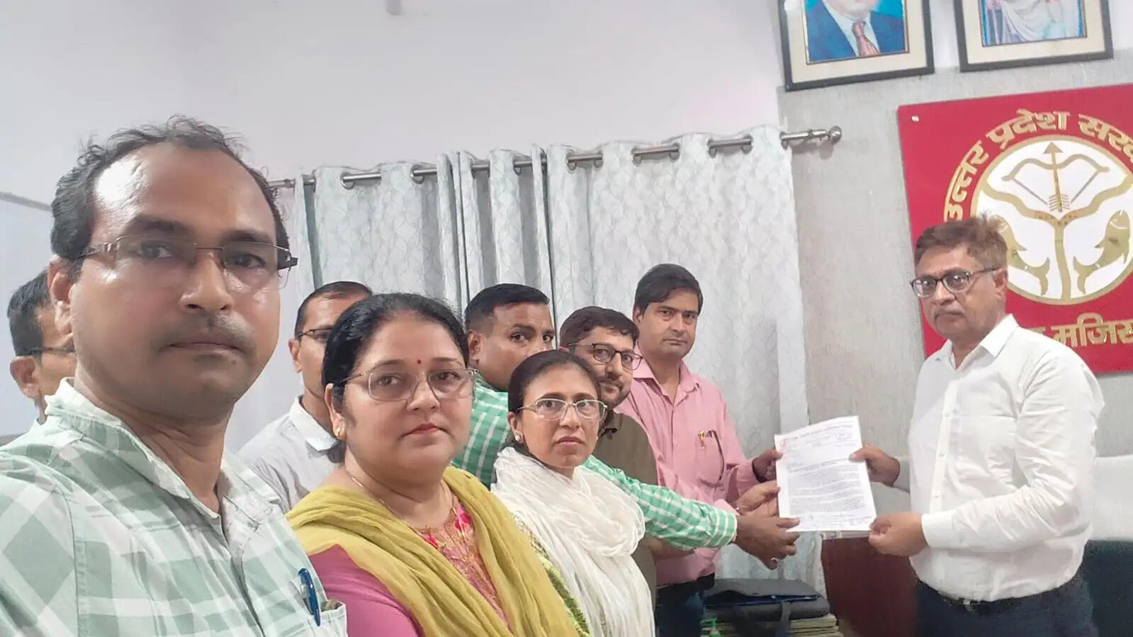 लखनऊ : मानदेय विसंगति पर आयुष चिकित्सकों ने जिलाधिकारियों के माध्यम से मुख्यमंत्री को सौंपा ज्ञापन