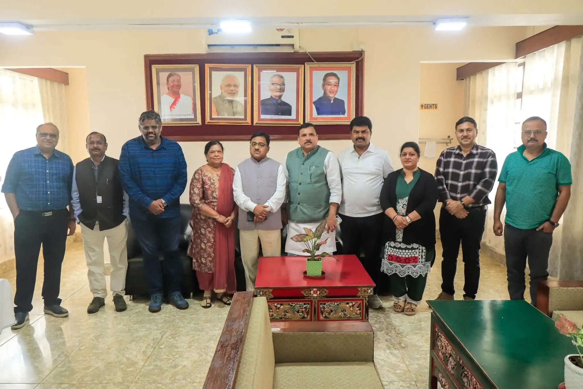 गृह मामलों संबंधी संसदीय स्थायी समिति तीन दिवसीय अध्ययन दौरे पर सिक्किम पहुंची