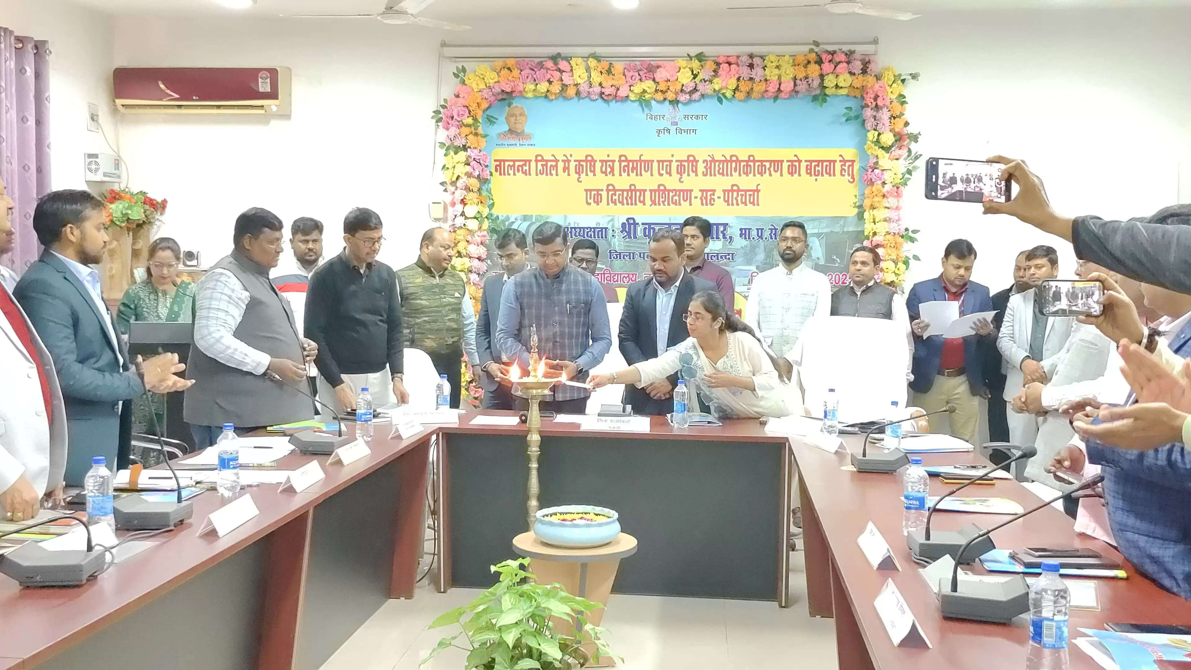 कृषि यंत्र निर्माताओं एवं प्रगतिशील किसानों के साथ एक दिवसीय प्रशिक्षण कार्यक्रम का शुभारंभ