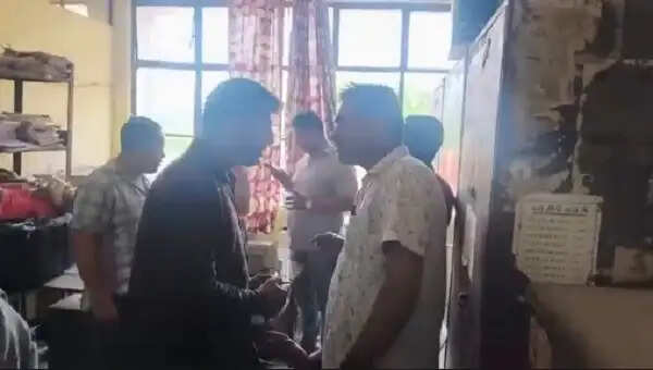 टीकमगढ़ : लोकायुक्त की कार्रवाई: 10 हजार रुपये की रिश्वत लेते स्वास्थ्य विभाग का एमपीडब्ल्यू गिरफ्तार
