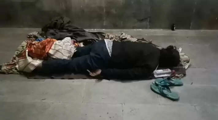 अनूपपुर: रेलवे प्लेटफार्म पर सो रहे सफाई कर्मी की ठंड से मौत