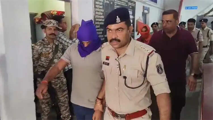 भाजपा नेता की नृशंस हत्या मामले में चार आराेपिताें ने किया आत्मसर्पण