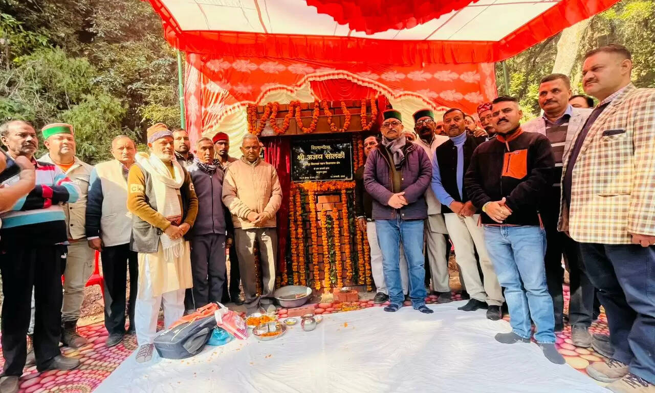 अजय सोलंकी ने बनकला पंचायत को दी करोड़ों की सौगात