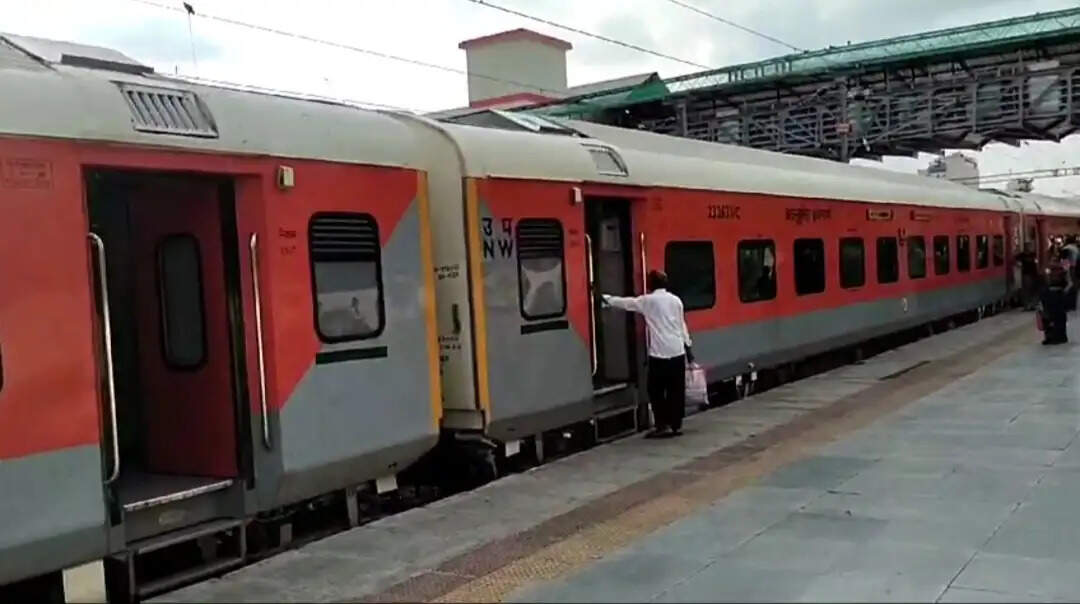 मदार-बान्द्रा टर्मिनस एक तरफा स्पेशल रेलसेवा का 15 मई से होगा संचालन