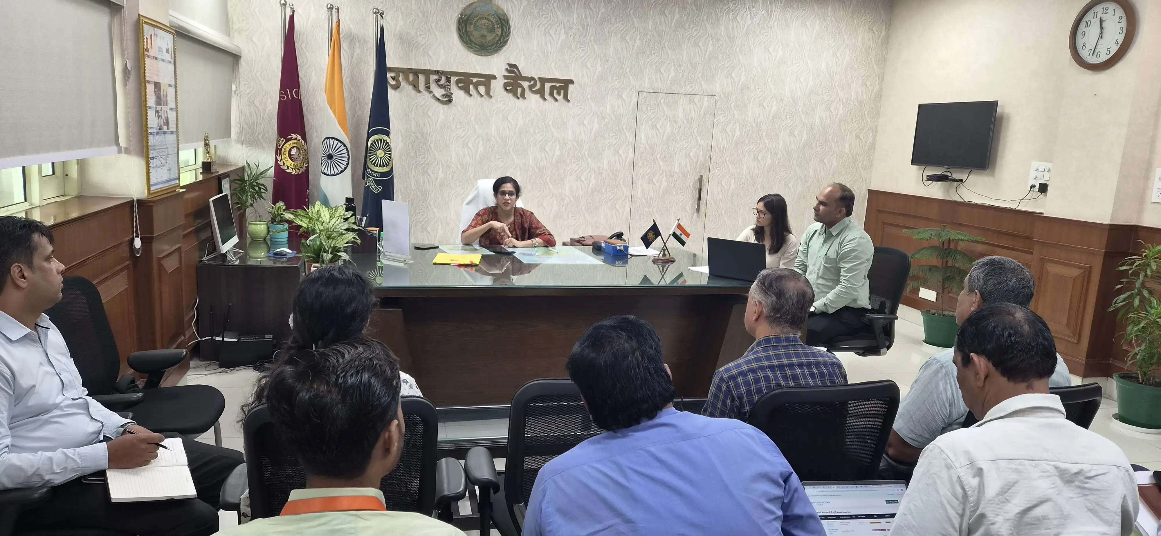 कैथल: शिक्षण सामग्री के गतिविधि आधारित इस्तेमाल से बच्चों की दक्षताएं निखारें शिक्षक : डीसी अपराजिता