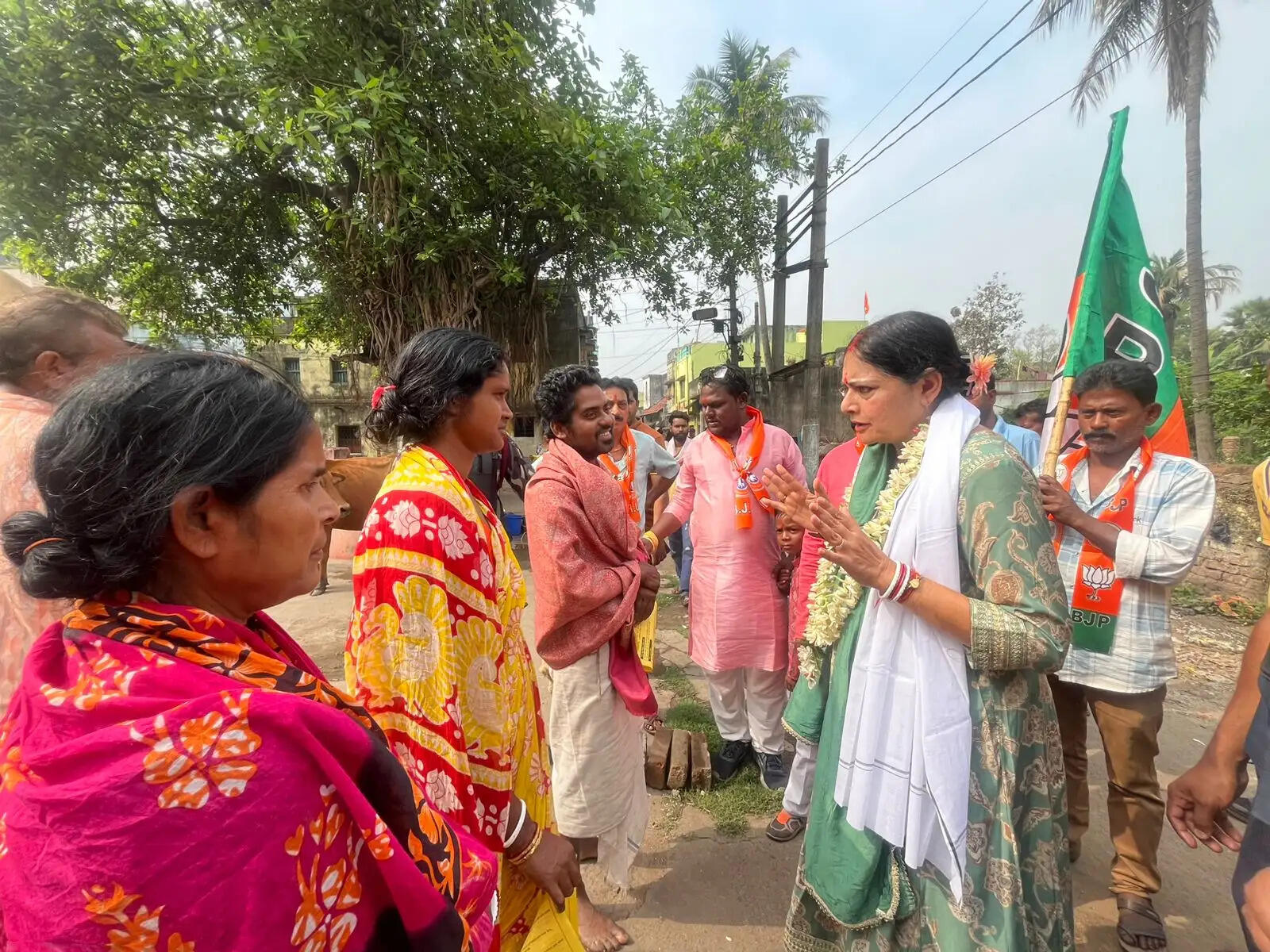 भाजपा उम्मीदवार ने लोगों की समस्याएं सुनी