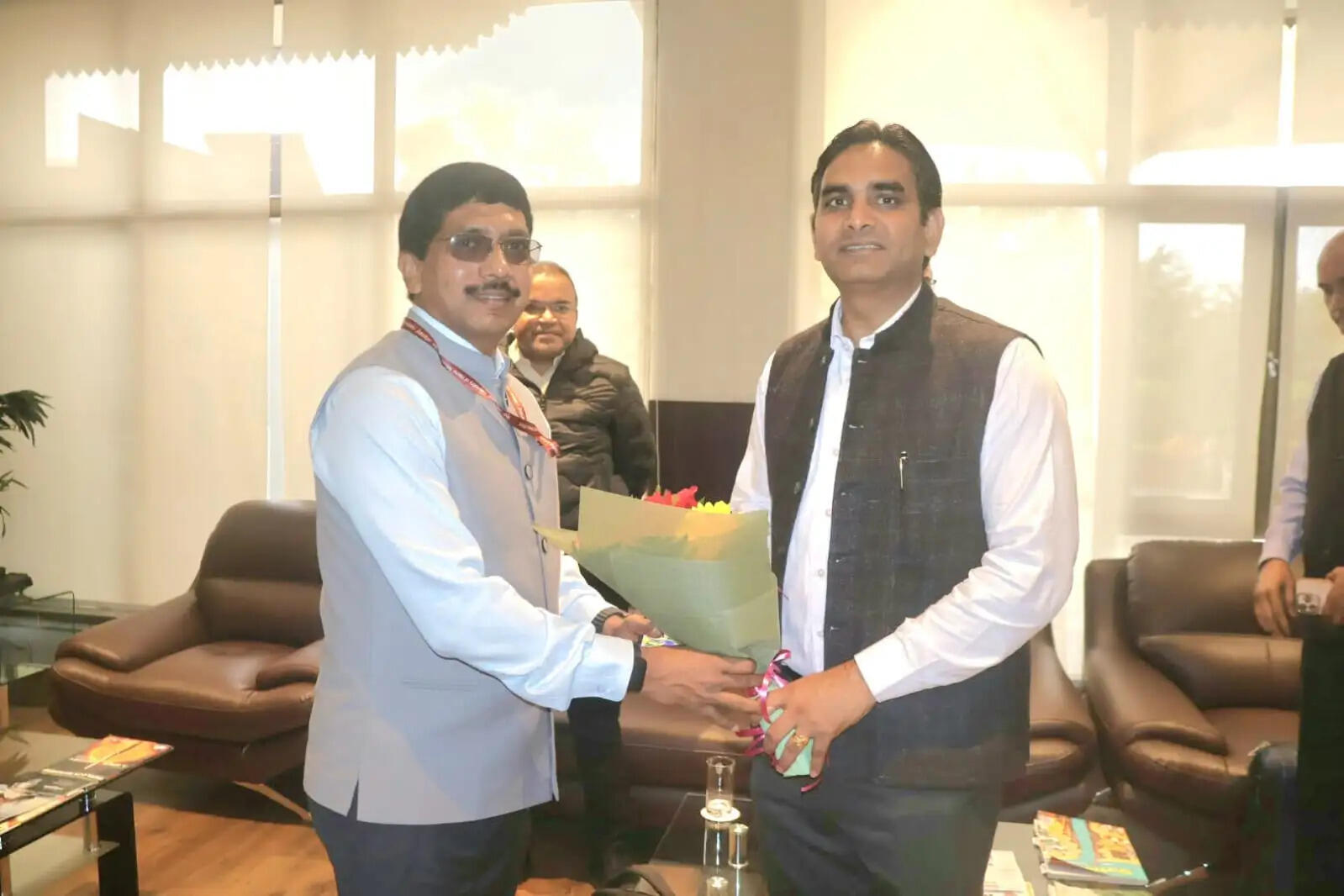 आपदा प्रभावित क्षेत्रों में नुकसान का जायजा लेने कांगड़ा पंहुची केंद्रीय टीम