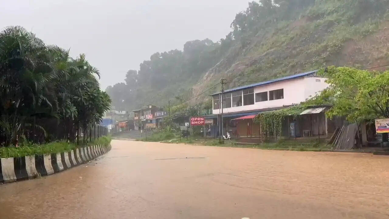 असमः बरसात के बाद राष्ट्रीय राजमार्ग 27 एवं 6 पर भारी जल जमाव