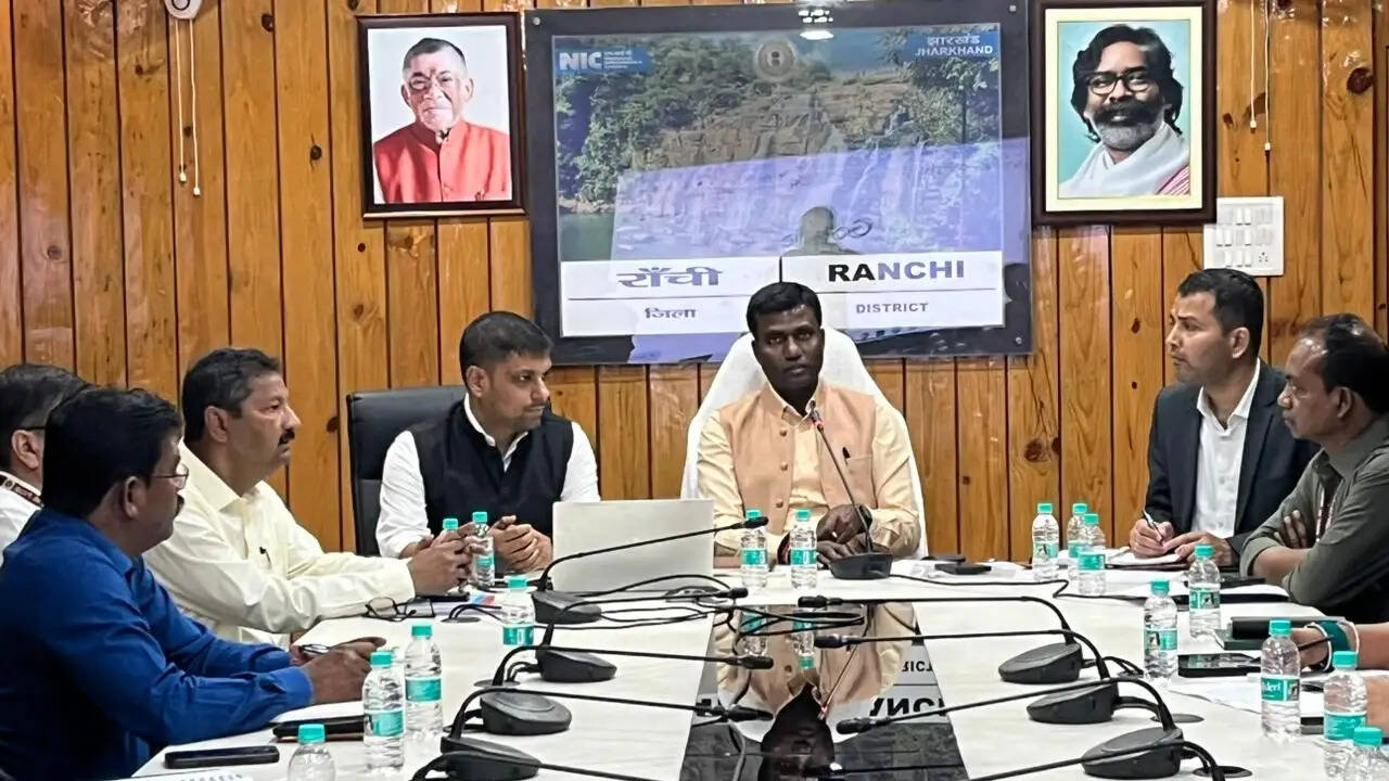 पर्व-त्योहारों में ध्वनि प्रदूषण के तय मानकों का सख्ती से पालन कराएं अधिकारी : उपायुक्त