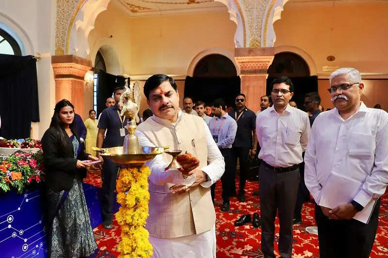 मप्र में नागरिकों को अधिकाधिक डिजिटल सेवाएँ उपलब्ध कराने के लिये हो रहा निरंतर कार्य: प्रमुख सचिव सेल्वेन्द्रन