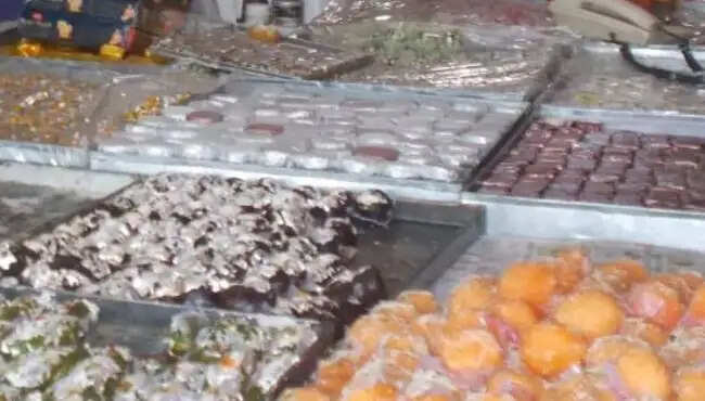 इंदौरः जिले में मिलावटखोरों पर बड़ी कार्रवाई, 23 खाद्य प्रतिष्ठानों पर 51 लाख रुपये से अधिक का अर्थदंड