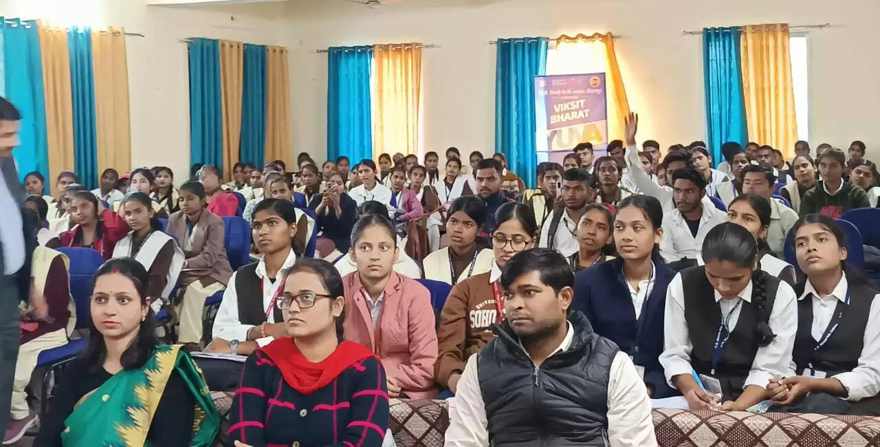 विकसित भारत 2047- यूथ कनेक्ट में युवाओं काे मिला प्रेरक संबोधन