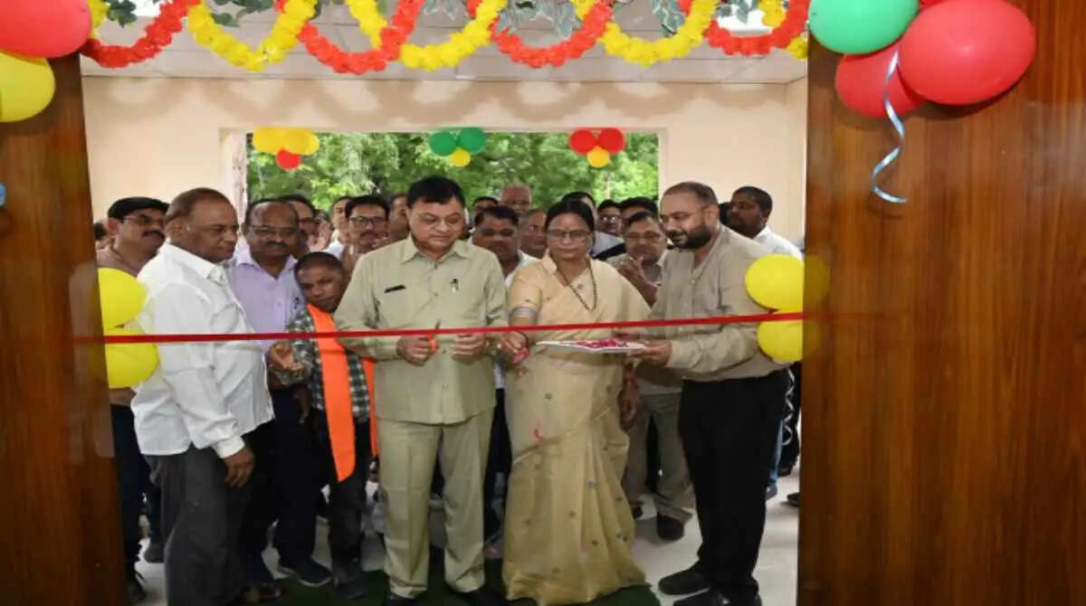 जैन स्वाध्याय भवन के जीर्णोद्धार कार्य का लोकार्पण, मंत्री देवांगन बोले—सामाजिक विकास को दी जा रही प्राथमिकता