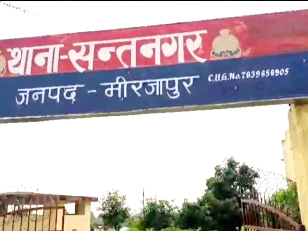बाजार से लौटते समय खड़ी ट्राली से टकराई बाइक, चालक की मौत, दो साथी घायल