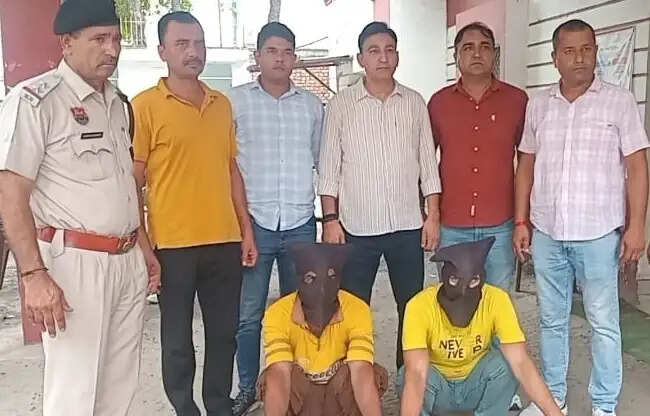 सोनीपत: पुलिस की वर्दी पहन लाखों लूटने वाले दो आरोपी गिरफ्तार