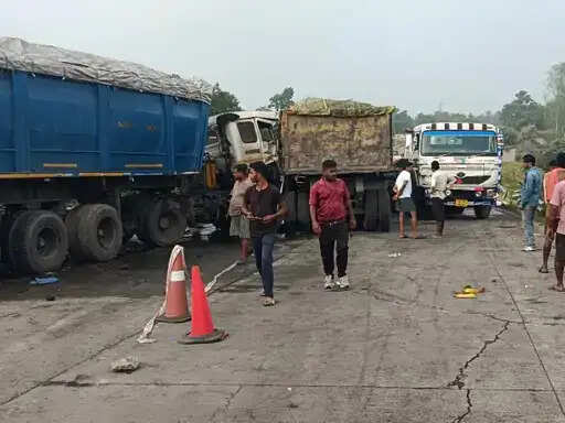 कोरबा के जटगा में एनएच-130 पर तीन वाहन भिड़े, चार घंटे तक लगा जाम