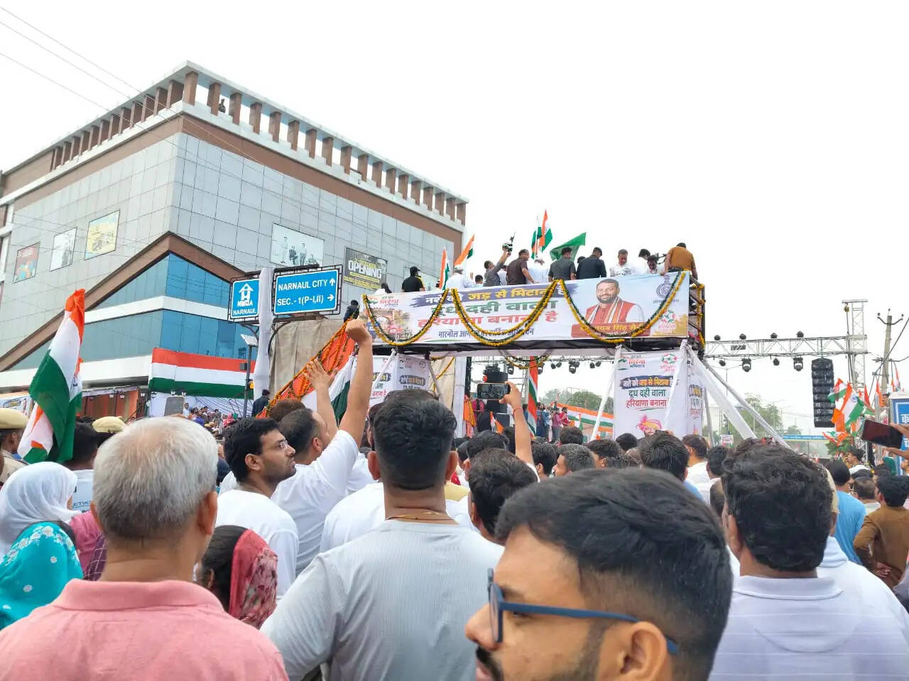 नारनौल में मुख्यमंत्री ने धावकों संग दौड़कर दिया नशामुक्ति, फिटनेस और राष्ट्रभक्ति का संदेश