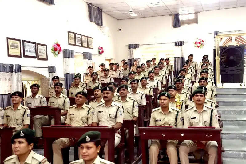 वनरक्षक वन विभाग की रीढ़, वन संरक्षण में निभाते हैं महत्वपूर्ण भूमिका: शुभरंजन सेन