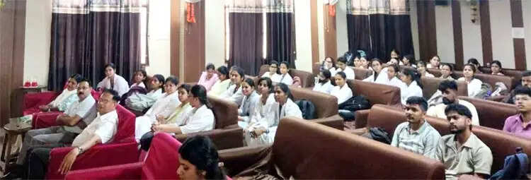 गुरुकुल कांगड़ी में विज्ञान गतिविधियों पर किया मंथन