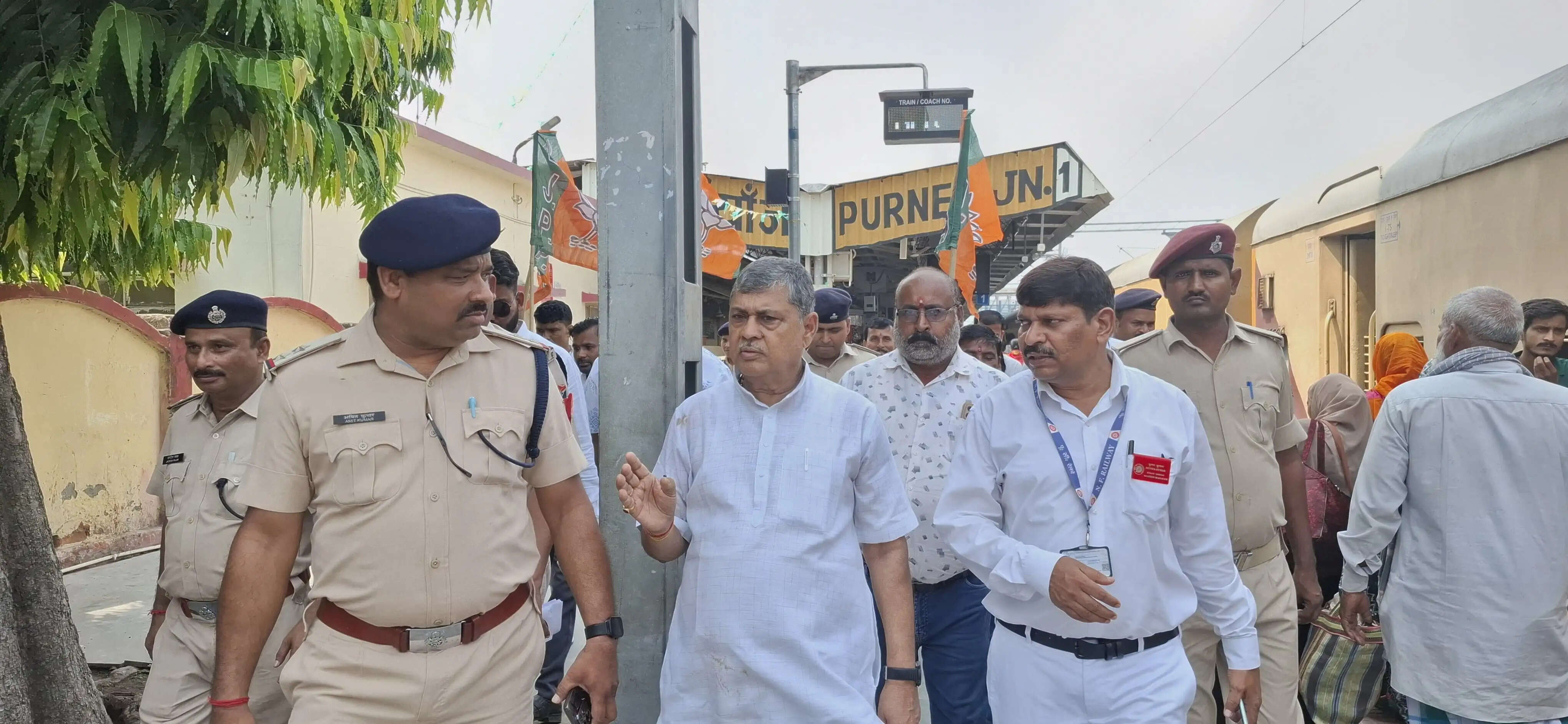 मोदी के 12 साल बेमिसाल अभियान के तहत विधायक विजय खेमका ने किया कृषि महाविद्यालय का दौरा