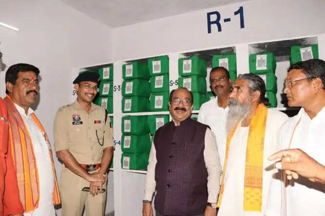 उप मुख्यमंत्री अरुण साव ने कांकेर सिटी कोतवाली में ई-मालखाना का किया उद्घाटन