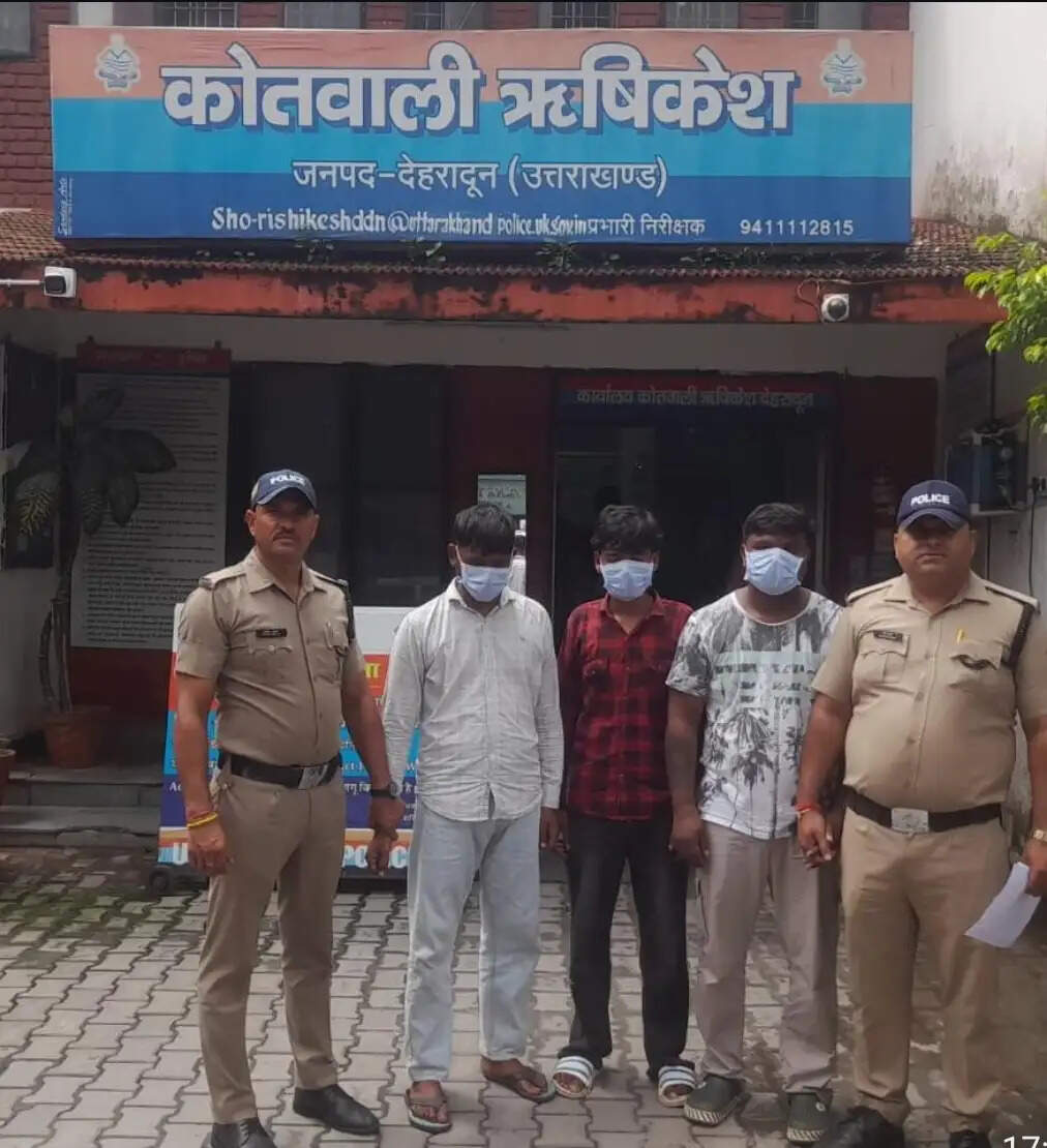 नाबालिग से सामूहिक दुष्कर्म के तीन आरोपित गिरफ्तार