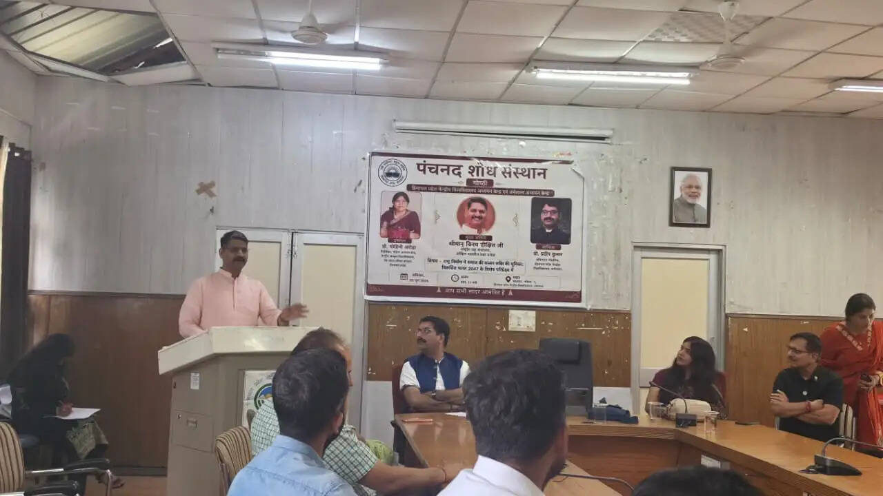 राष्ट्र निर्माण की प्रक्रिया में सज्जन शक्ति का किरदार अहम : विनय दीक्षित