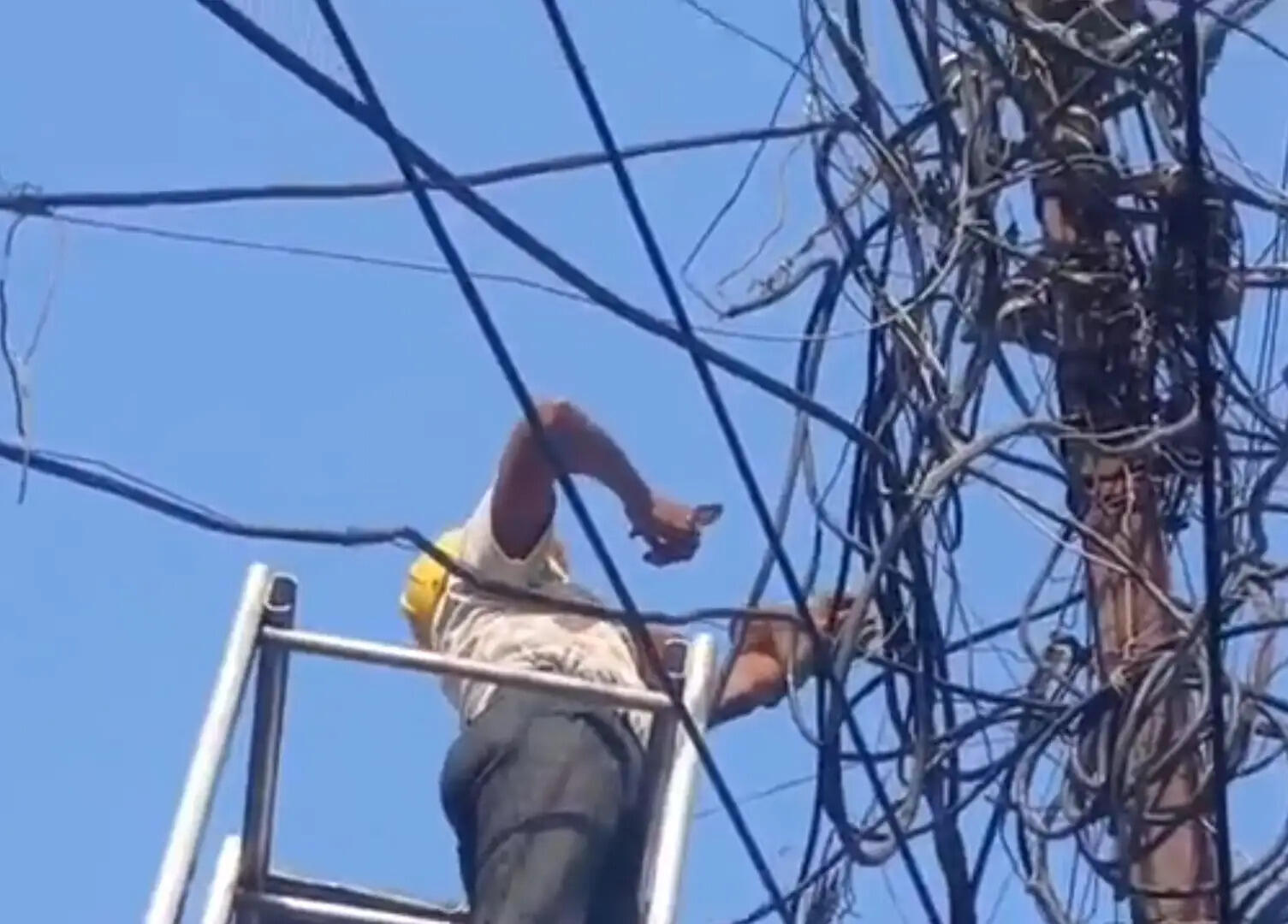 जबलपुर : स्मार्ट मीटर भी नहीं रोक पाए बिजली चोर, स्लाटर हाउस में घर-घर छापेमारी