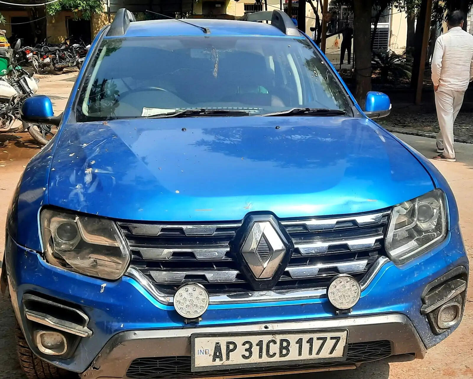 धौलपुर पुलिस की हाईवे पर छापेमारी,कार से अवैध गांजे की खेप पकडी