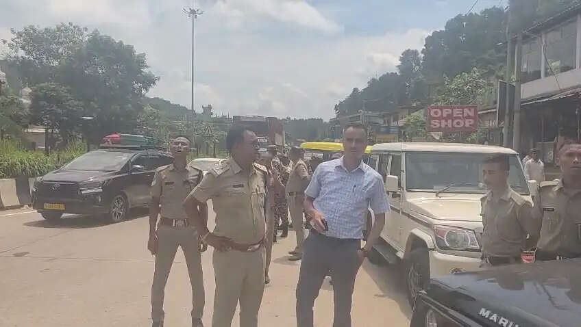 मेघालय के वाहनों को गुवाहाटी में प्रवेश से रोका गया