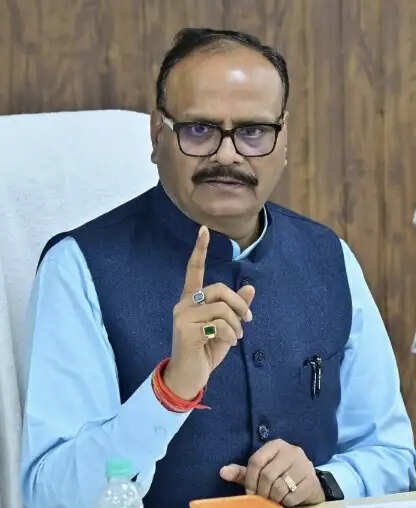 उपमुख्यमंत्री ब्रजेश पाठक ने ट्रॉमा सेंटर में मरीज की मौत के मामले का&nbsp;लिया संज्ञान, जांच के दिए आदेश