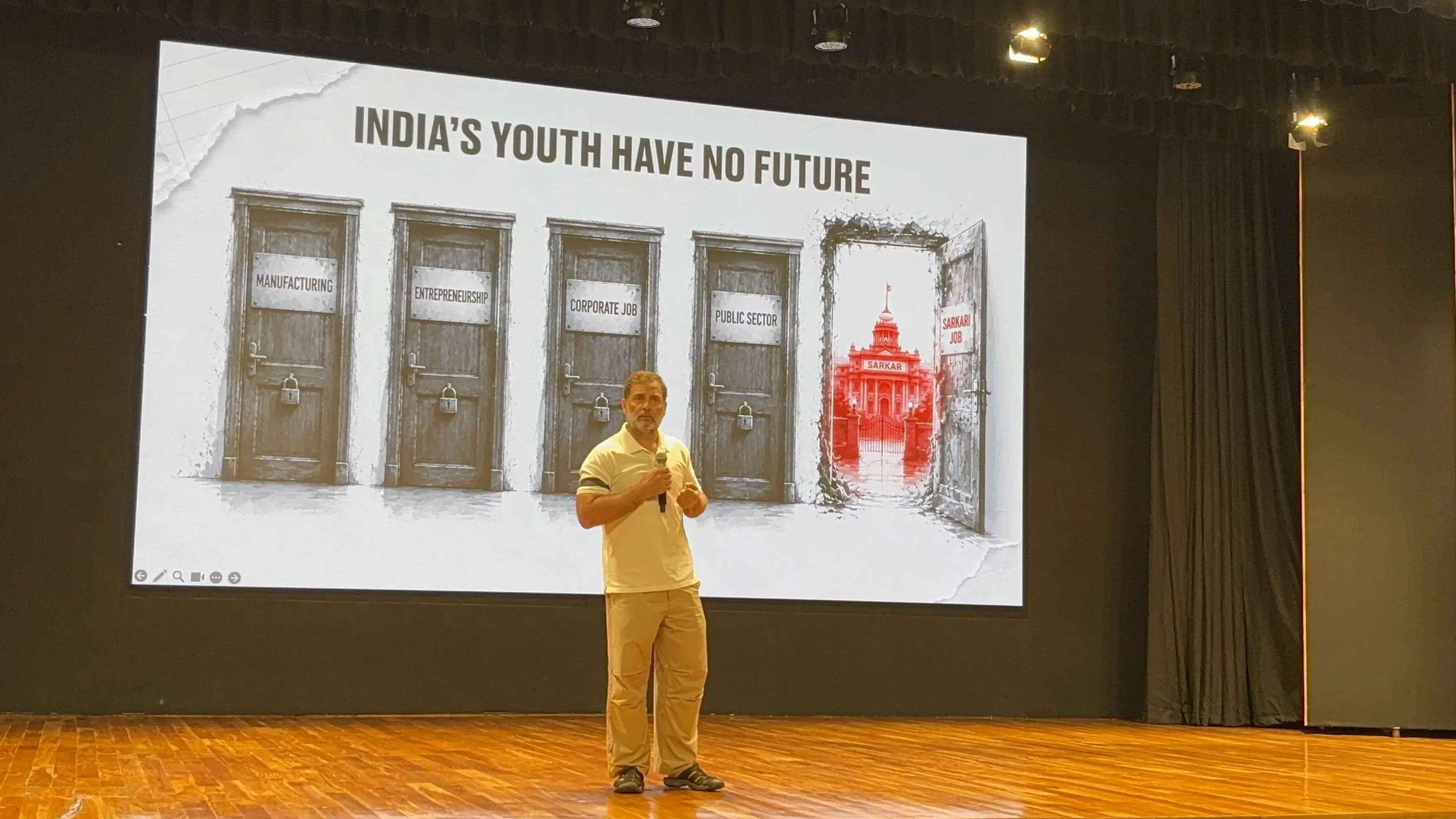 धर्मेंद्र प्रधान इस्तीफा दें, छात्रों पर कार्रवाई के लिए प्रधानमंत्री माफी मांगें : राहुल गांधी