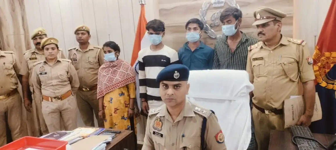 विवाहिता ने पति, भाइयों के साथ मिल कर प्रेमी व उसके दोस्त को उतारा मौत के घाट, नहीं हुई थी हादसे मेें मौत, चारों गिरफ्तार