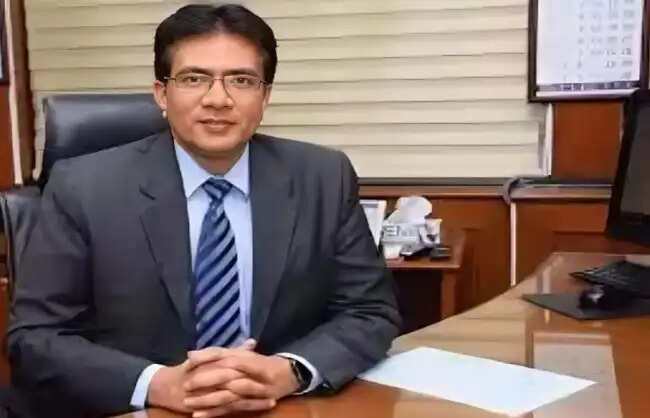 विनय मुरलीधर टोंसे ने यस बैंक के प्रबंध निदेशक एवं सीईओ का पदभार संभाला