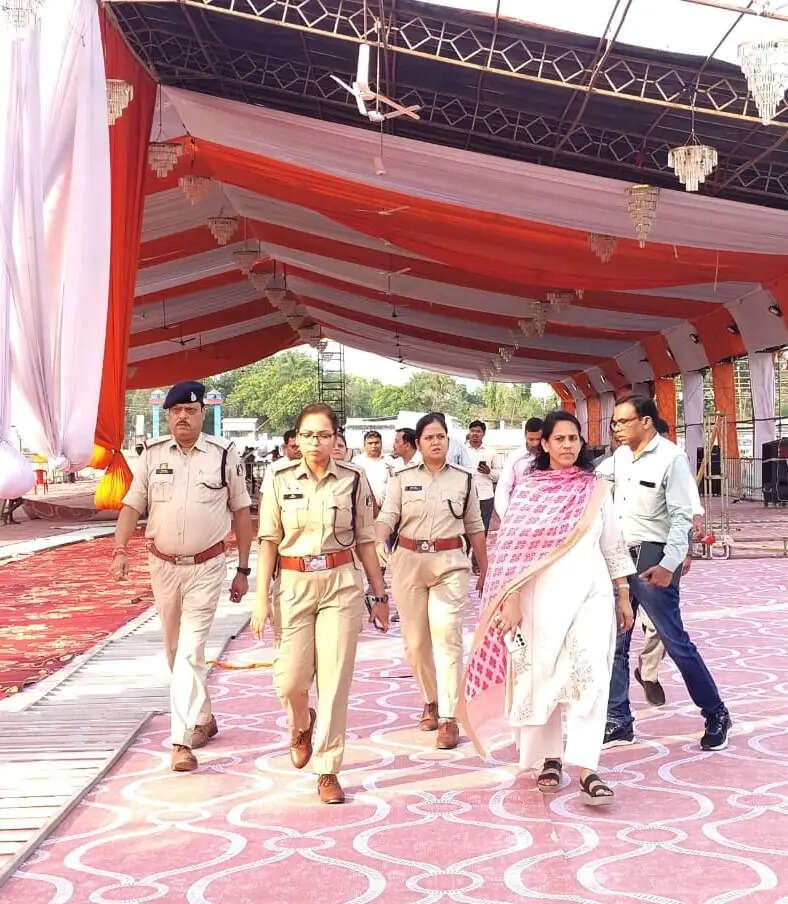 एमसीबी : कलेक्टर ने चिरमिरी और खड़गवां में जनसुविधाओं का लिया जायजा, जल संरक्षण को बताया प्राथमिकता