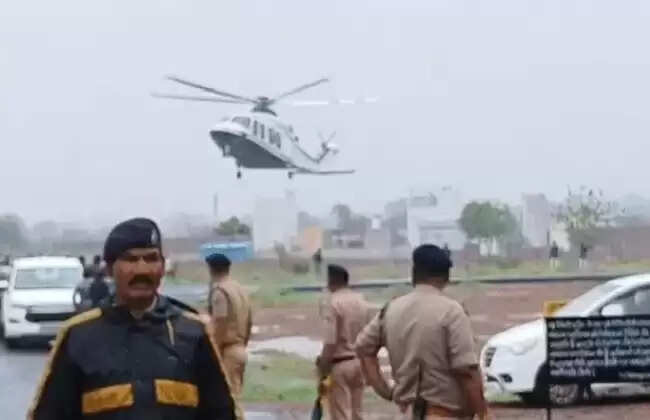 मप्र में झमाझम बारिश का दौर जारी, मुख्यमंत्री के हेलीकॉप्टर की कराई पड़ी आपात लैंडिंग