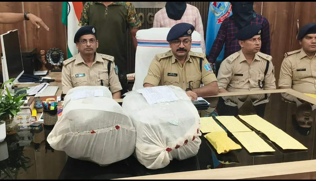 गांजा के साथ छह तस्कर गिरफ्तार
