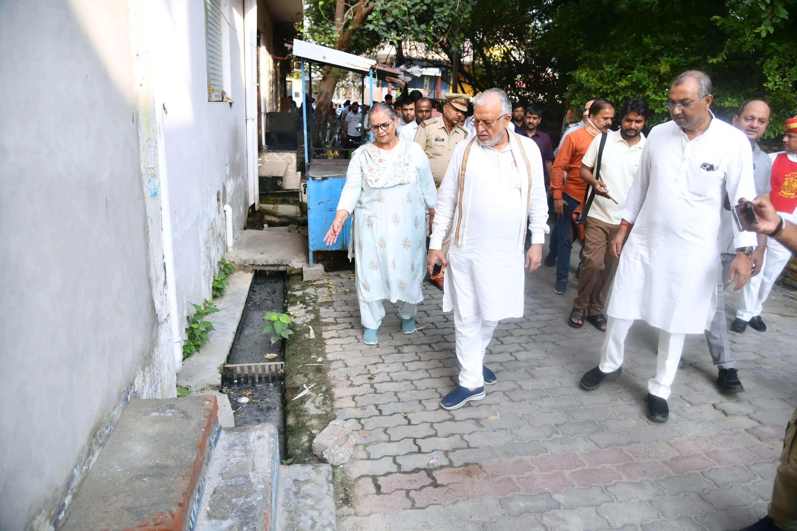 लखनऊ की स्वच्छता व्यवस्था में लापरवाही बर्दाश्त नहीं : सुरेश कुमार खन्ना