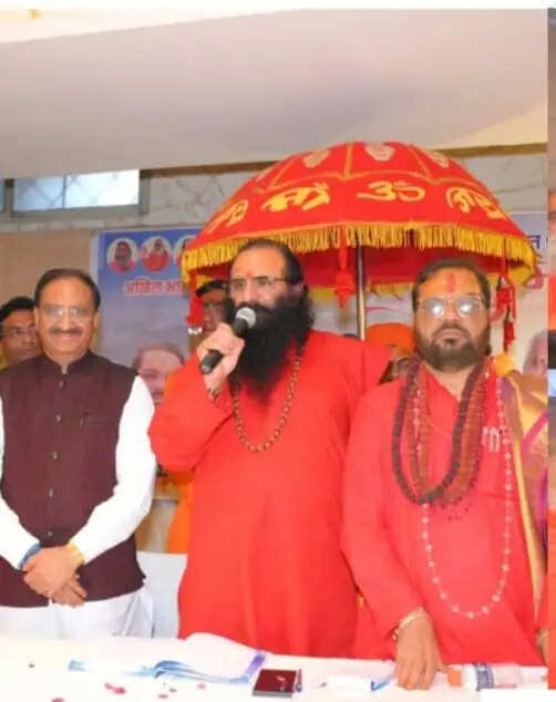 रुड़की में सनातन महाकुंभ, अखाड़ा परिषद अध्यक्ष महंत रवींद्र पुरी ने की अध्यक्षता