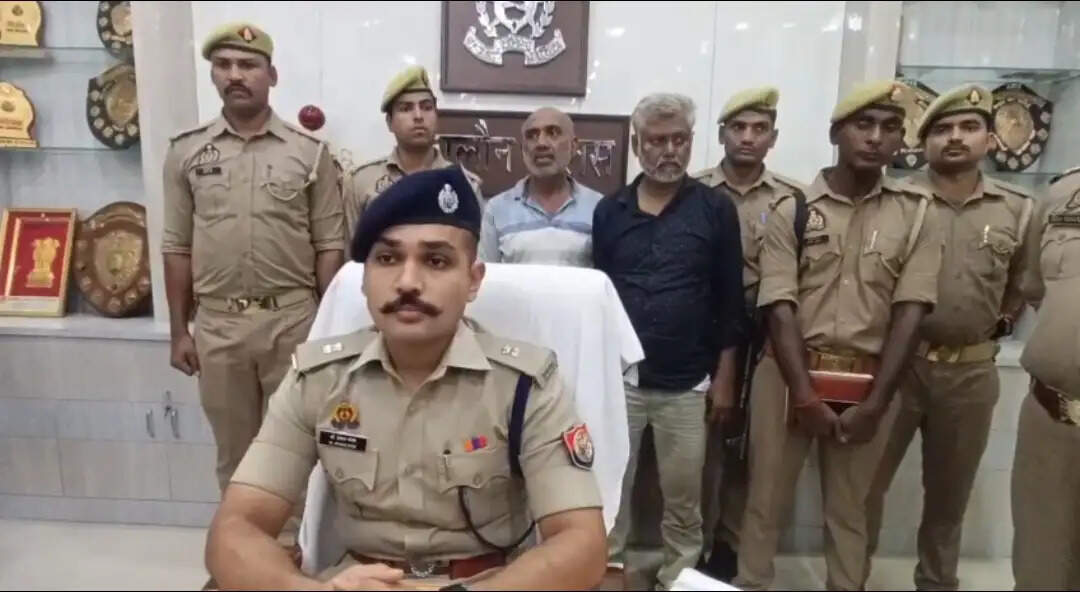 युवक ने महिला की हत्या करके 15 साल पहले हुए अपने पिता के अपमान का बदला लिया, दो गिरफ्तार