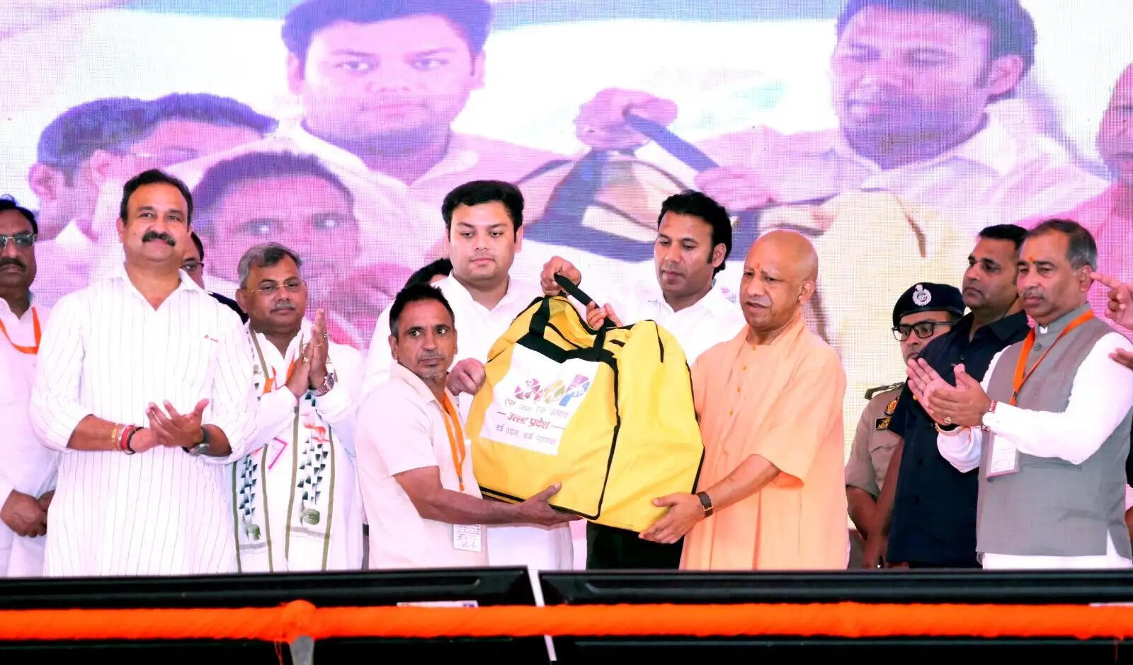 ( अपडेट ) दंगाइयों के मुकदमे वापस लेने का प्रयास करती थी सपा सरकार : मुख्यमंत्री योगी आदित्यनाथ