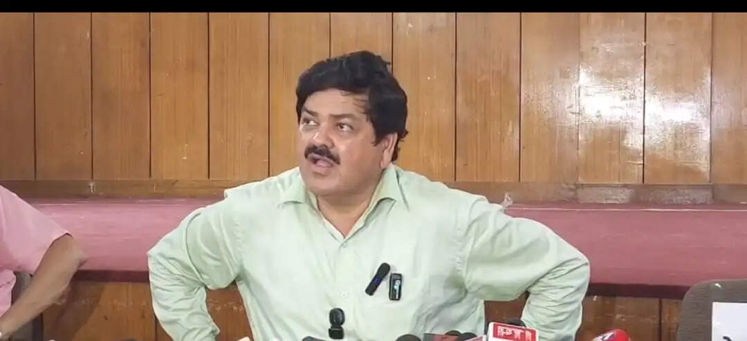 बीकेटीसी अध्यक्ष ने दी गोदियाल को चुनौती और स्वयं ही मौके से हुए नदारद