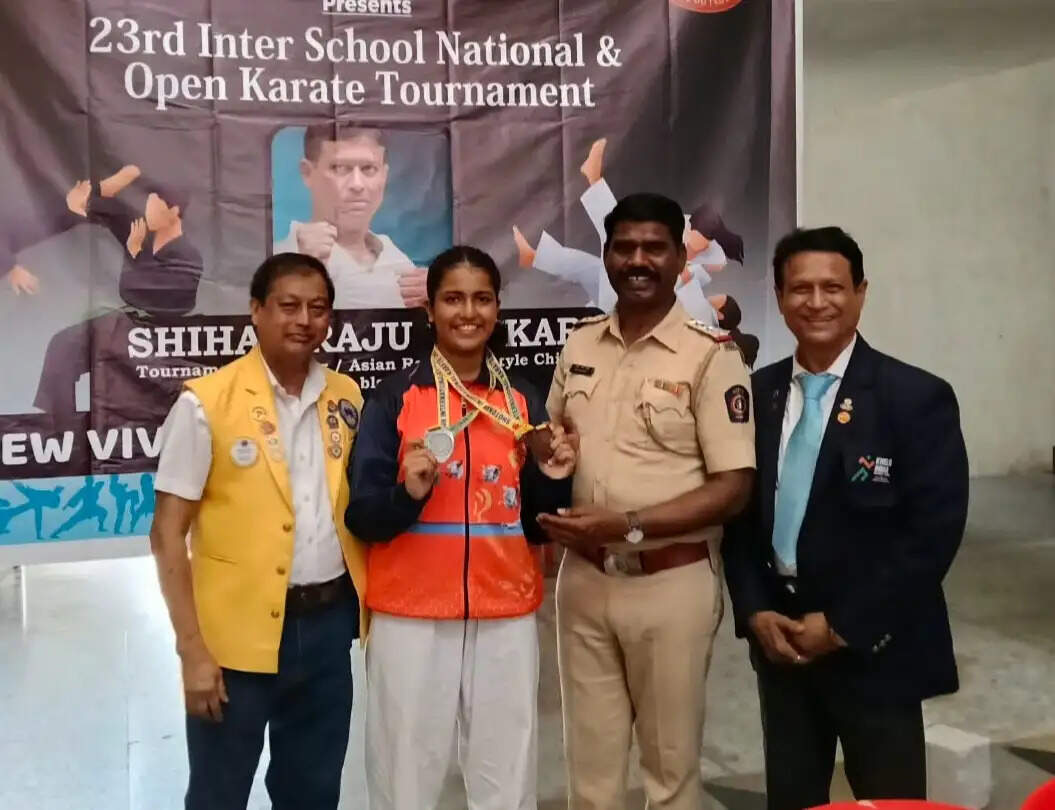 23वें एसआईकेएफ इंटरस्कूल कराटे टूर्नामेंट में विरार की ईशा कोटियन ने जीता रजत पदक