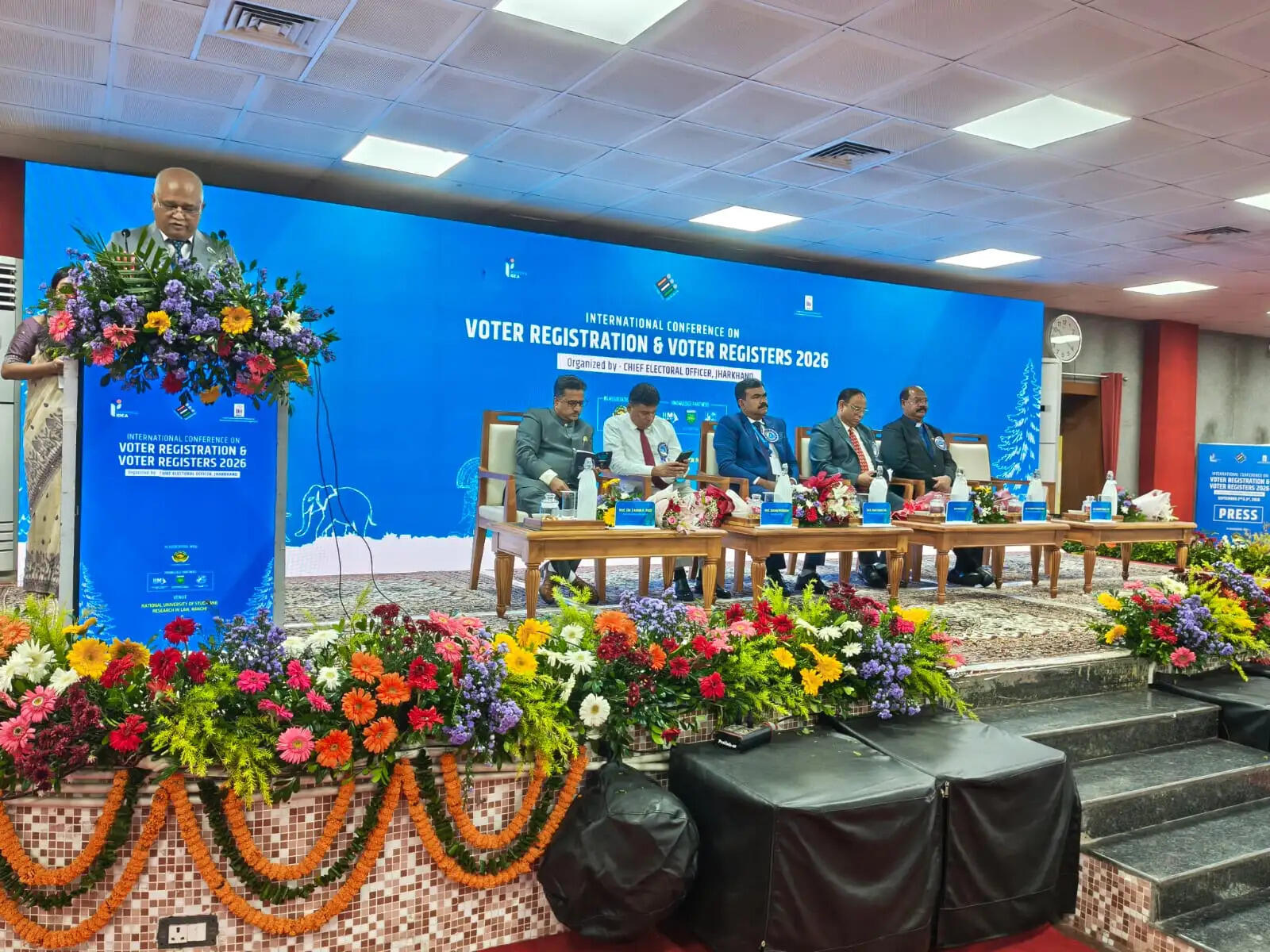 रांची में अंतरराष्ट्रीय सम्मेलन ‘वोटर रजिस्ट्रेशन एंड रजिस्टर्स 2026’ शुरू, मतदाता सूची की शुद्धता और समावेशन पर जोर