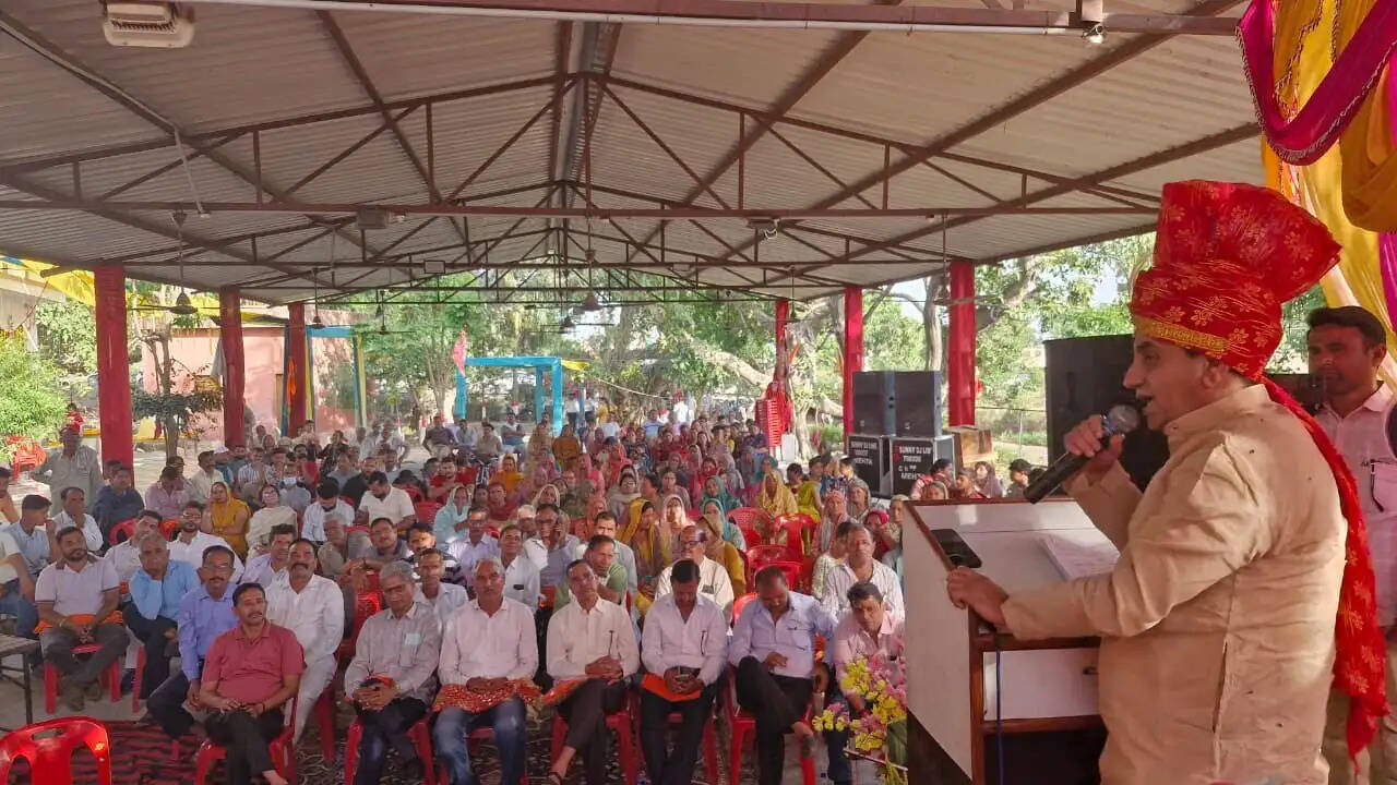 कठुआ में राधा-कृष्ण मूर्ति प्राणप्रतिष्ठा समारोह में उमड़ा जनसैलाब, विधायक राजीव जसरोटिया हुए शामिल