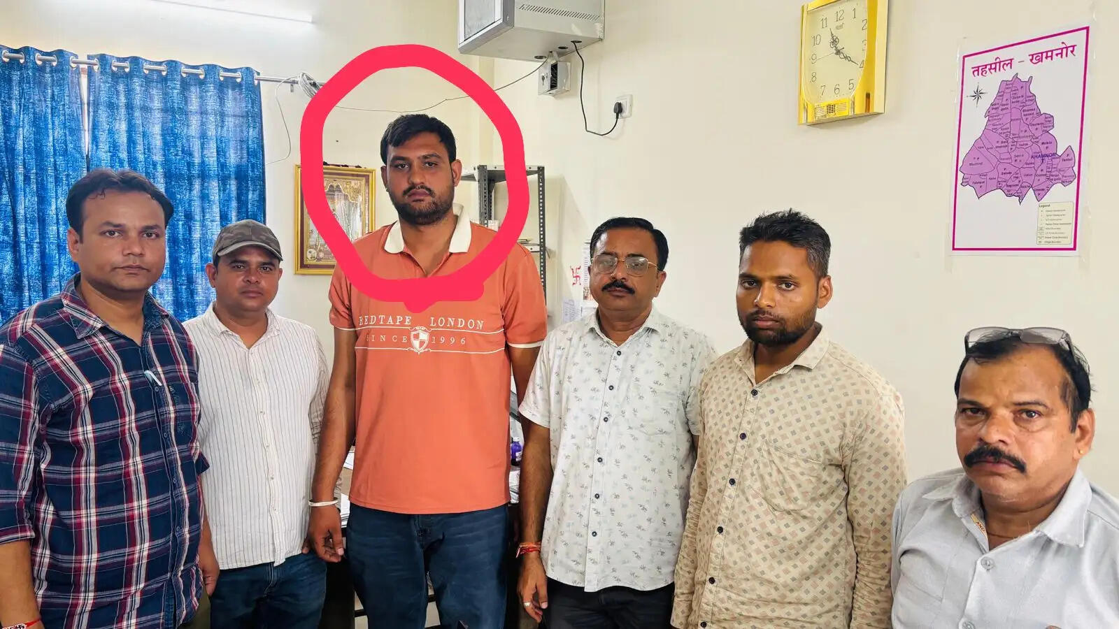 नामांतरण खोलने की एवज में रिश्वत लेते पटवारी गिरफ्तार