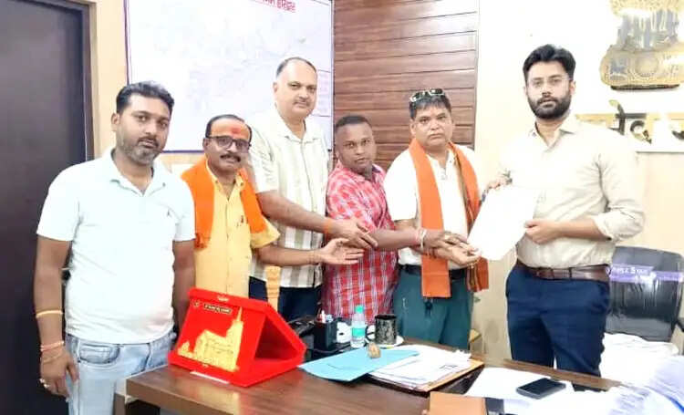 नॉनवेज दुकानों को स्थानांतरित करने की मांग, हिंदू क्रांति दल ने दी आंदोलन की चेतावनी