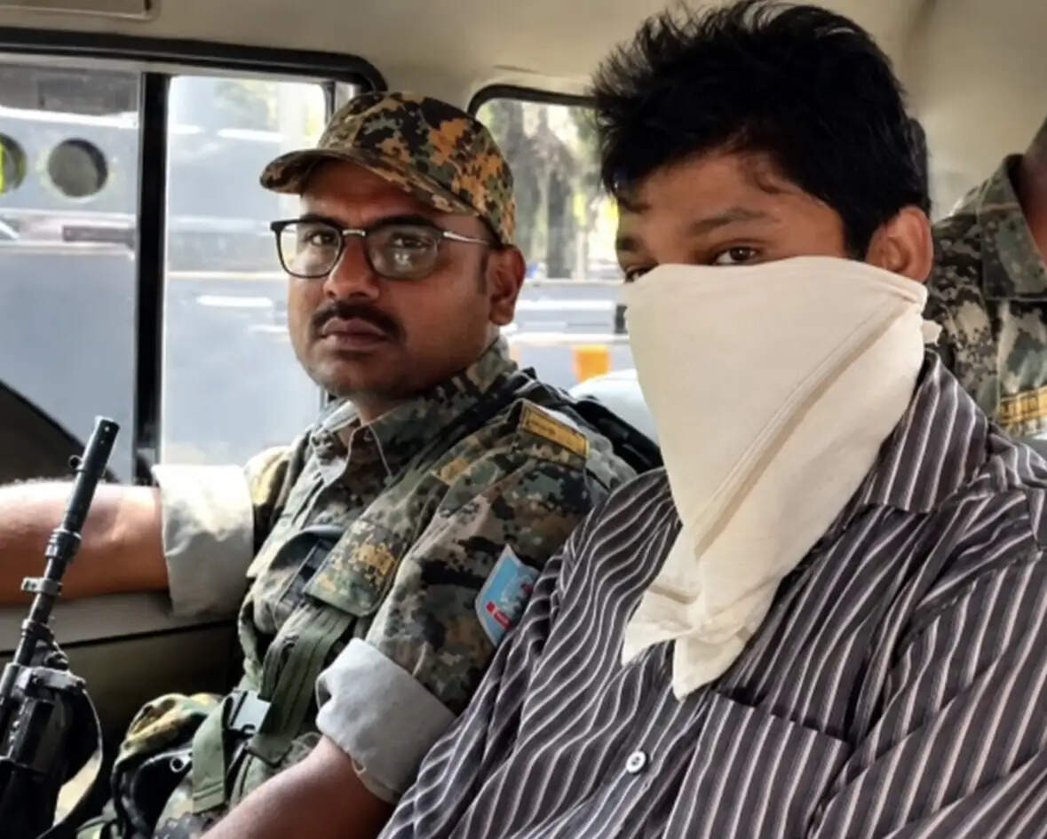 एसीबी ने घूस लेते राजस्व कर्मचारी को किया गिरफ्तार